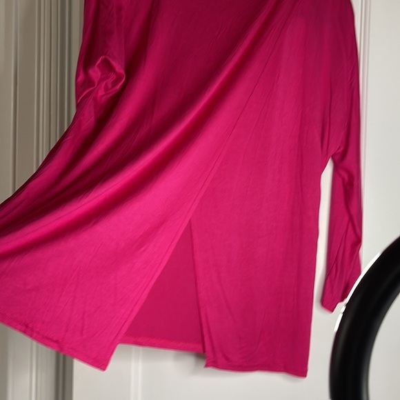 Women’s long sleeve top with front bead detail and asymmetrical back - Picture 5 of 7